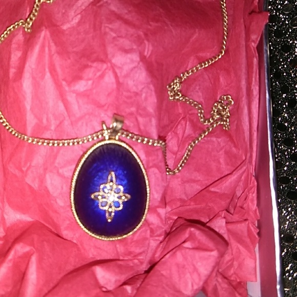 Necklace - Picture 2 of 3